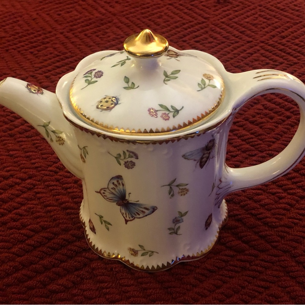 Godinger Primavera Pircelain Butterfly Floral Teapot with Gold Trim - White
